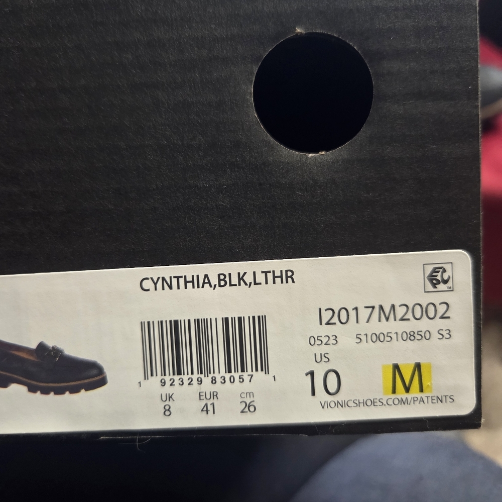 Vionic Loafers Size 10 - Picture 7 of 7